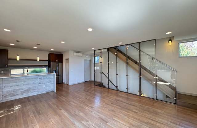 Beautiful 3b2b Townhome in the Heart of Ballard photos photos