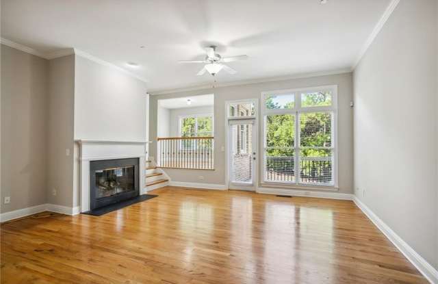 1226 Creekside Place SE Gallery 2