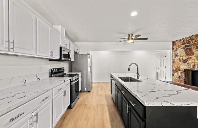 5527 Dorothy Dr. Gallery 3