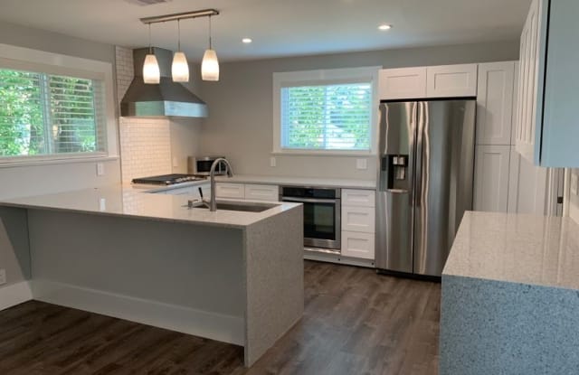 806 Henry St B - 806 Henry St, Houston, TX 77009