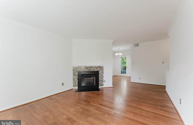 2725 S WALTER REED Drive Gallery 4