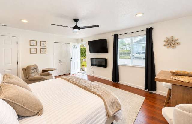 Fully Furnished Studio ADU with Private Entrance & Fenced Yard – All Utilities Included! Gallery 4