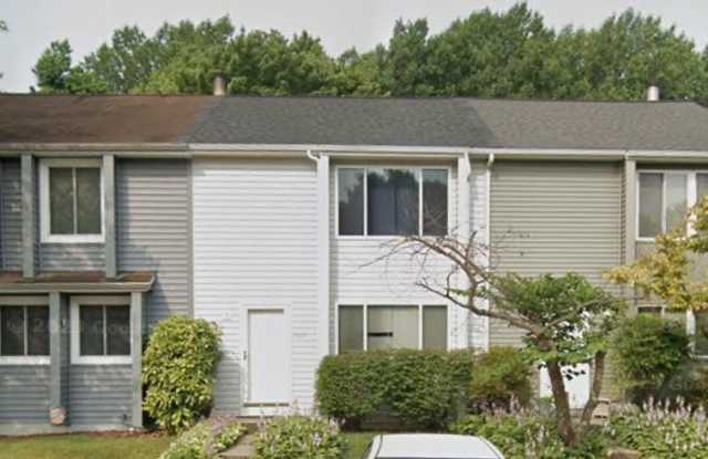 1610 WOODTREE COURT W photos photos