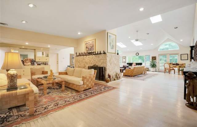 75 Meadow Woods Road Gallery 4