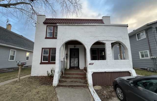 1705 28th Street - Lower - 1705 28th Street, Two Rivers, WI 54241