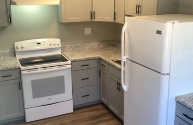 2620 N Hanssler Ct - 2620 N Hanssler Ct, Peoria, IL 61604