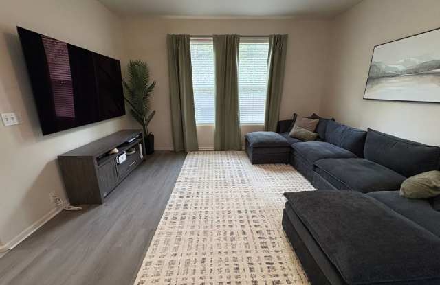 2 Bed 3 Bath Townhome Minutes from Ft. Carson!! Gallery 4