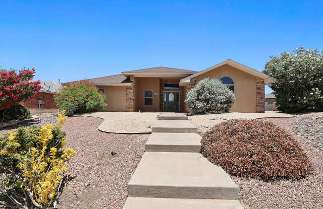 Roomy 4 bedroom Home near Golf Course photos photos