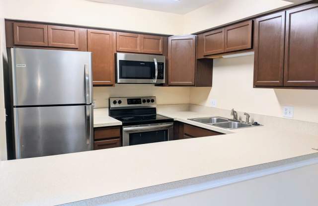 Well kept 2 bed/2.5 baths Townhome in the heart of Tuscawilla photos photos