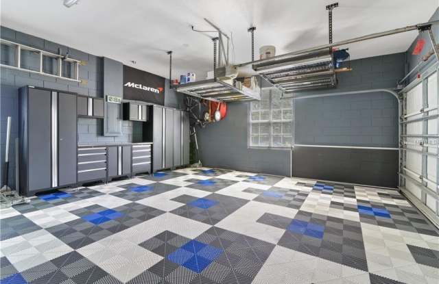 1045 ALGARE LOOP Gallery 2