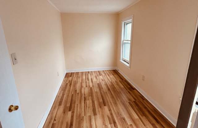 116 Bay St Gallery 2