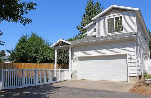 Picture Perfect 3 Bedroom, 2.5 Bathroom House in Hillsboro Gallery 1