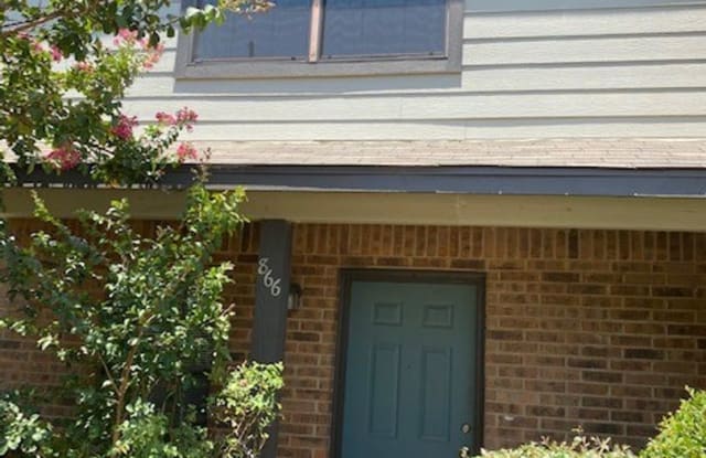 866 W. Collins St. - 866 W Collins St, Denton, TX 76201