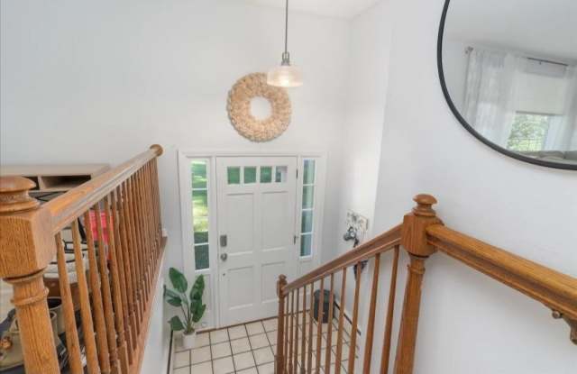 18 Edgewood Avenue Gallery 2