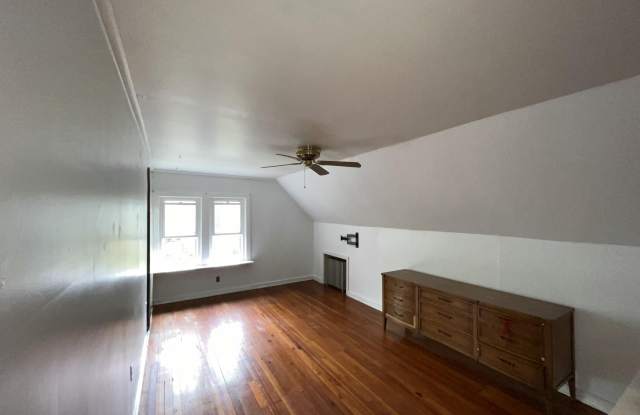 1707 Monroe Avenue Gallery 4