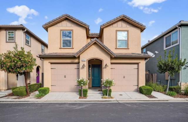 Charming 3BR House in Clovis - 3751 Amity Lane, Fresno County, CA 93619