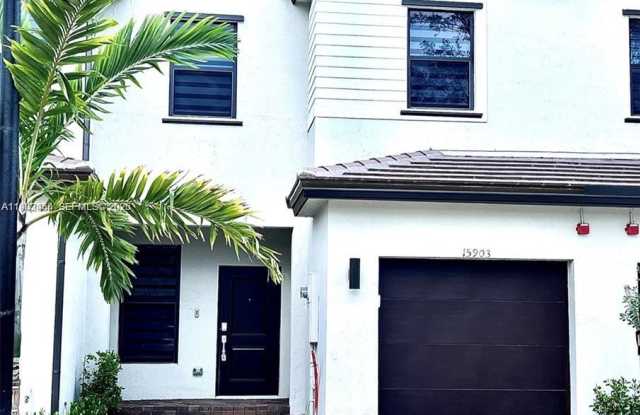 15903 Southwest 2nd Place photos photos