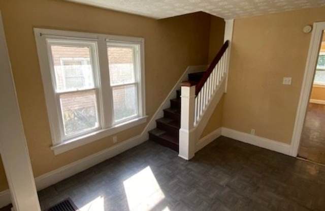 216-218 West Parkwood Drive Gallery 3