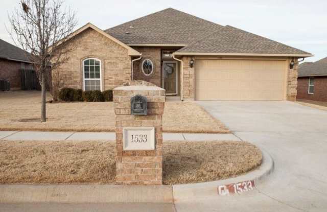 1533 Central Parkway photos photos