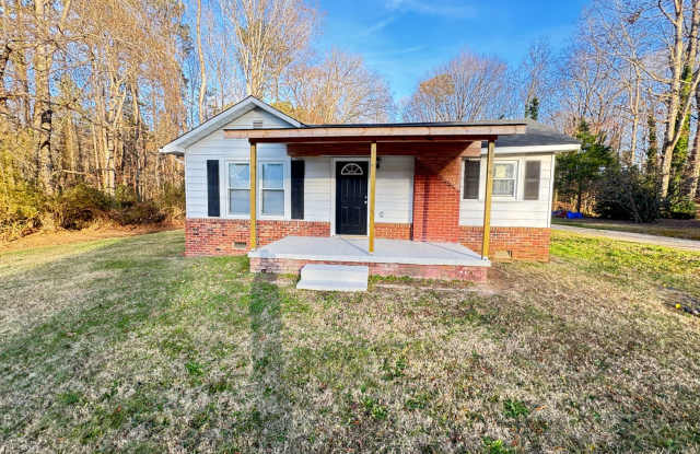 Fully Renovated 3bd/2ba House on Private Lot with large garage/shed photos photos