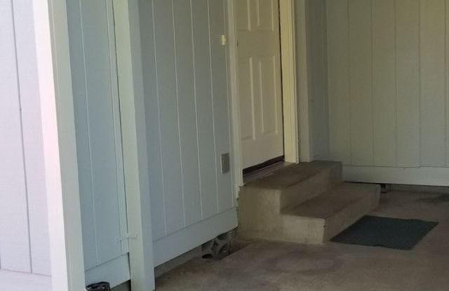 1 bedroom duplex in Rochester - 18112 Moon Road Southwest, Thurston County, WA 98579