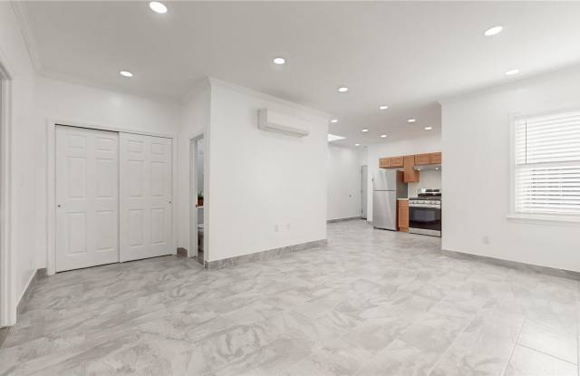 116-07 Metropolitan Avenue Gallery 4