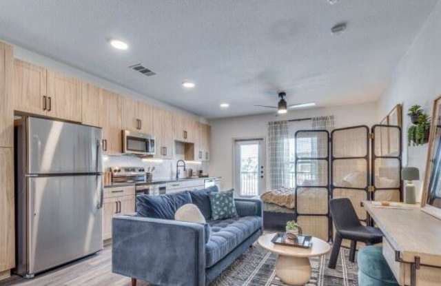 8372 Bluff Springs Rd Gallery 2