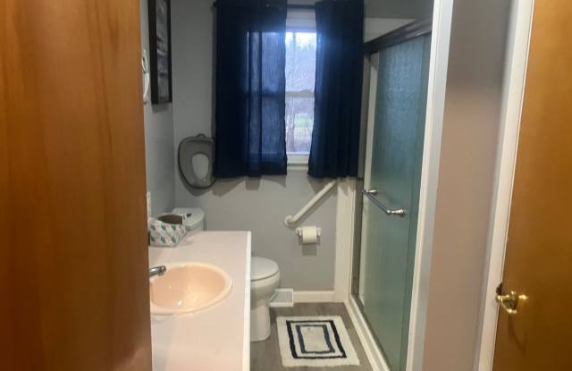 Fully furnished three bedroom for short term photos photos