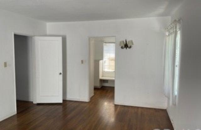 2165 Sherwood Road Gallery 2