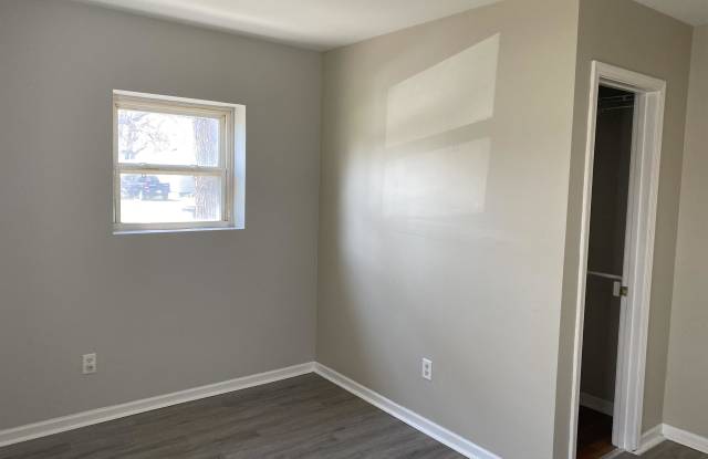 2753 Henry Street Lake Station Gallery 2