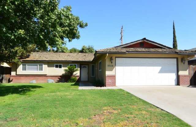 3 Bedroom 2 Bathroom Home in SW Visalia close to shopping and restaurants! photos photos