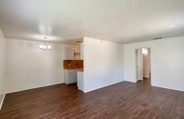 Upgraded 2/1 in South Austin Gallery 1