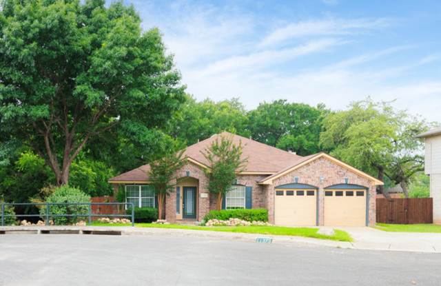 Single story Home in Northwest Area near USAA and Medical Center photos photos