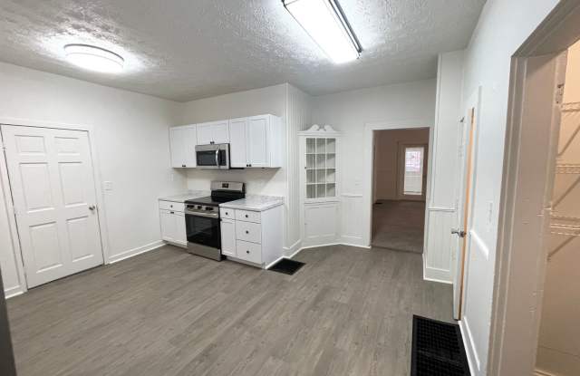 5 Bedroom Available SOON - 703 Park Avenue, Lafayette, IN 47904