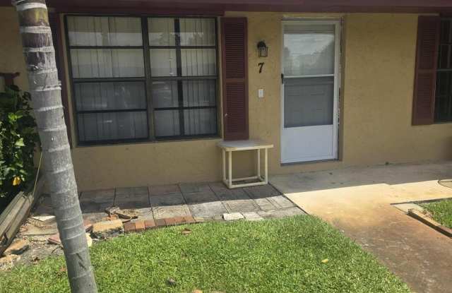 4290 Royal Banyan Way Gallery 1