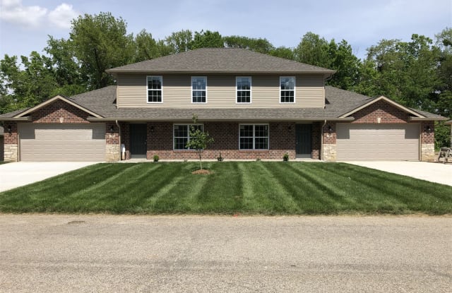 1344 Village Circle Dr - 1344 Village Circle Dr, Glen Carbon, IL 62034