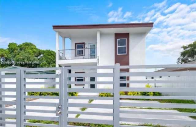 1831 NW 67th St photos photos