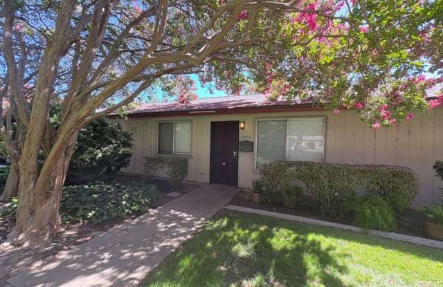 Cute 2 Bedroom Condo photos photos
