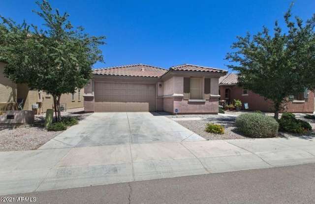 Gorgeous 3 bedroom, 2 bath plus a den on a premium view lot! Gallery 1