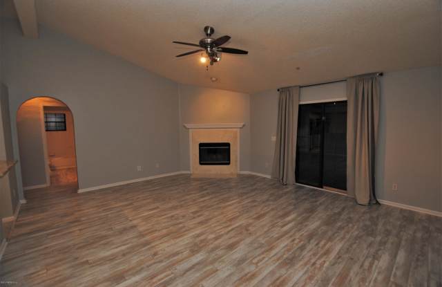 1968 HOVINGTON CIR W Gallery 4