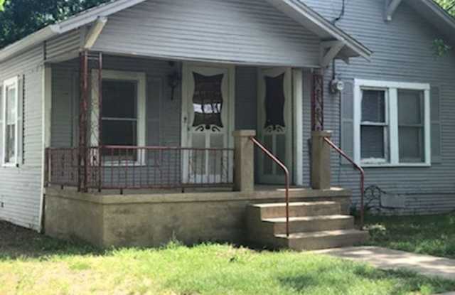 2/1 in Southeast Sherman Near Rosedale Park photos photos