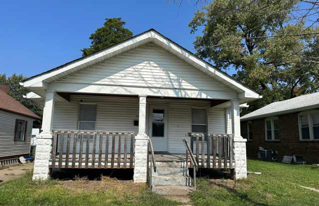 1135 W Elliot photos photos