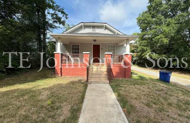 Charming 2 Bedroom Home with Rocking Chair Front Porch Near Downtown Winston-Salem photos photos