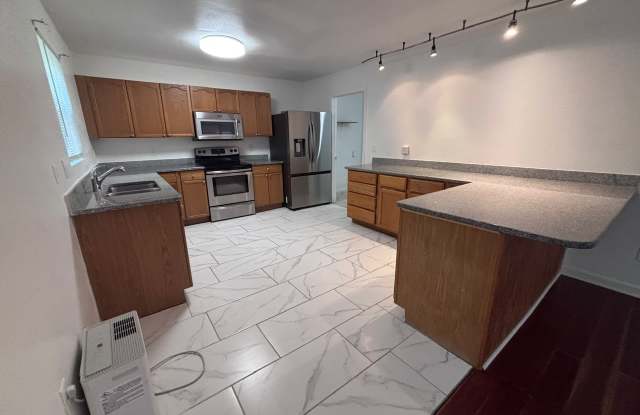 617 Annalinde Ln Gallery 4