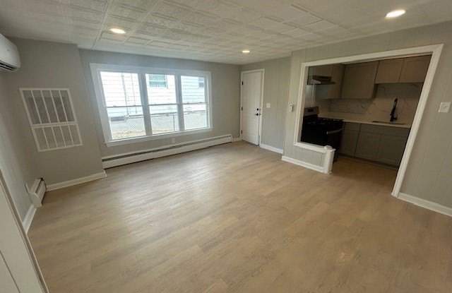 19 Clement St - 19 Clement Street, Tiverton, RI 02878