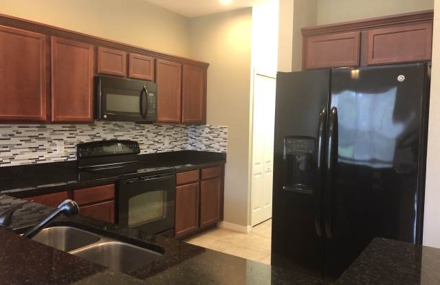 19212 Stone Hedge Dr Gallery 4