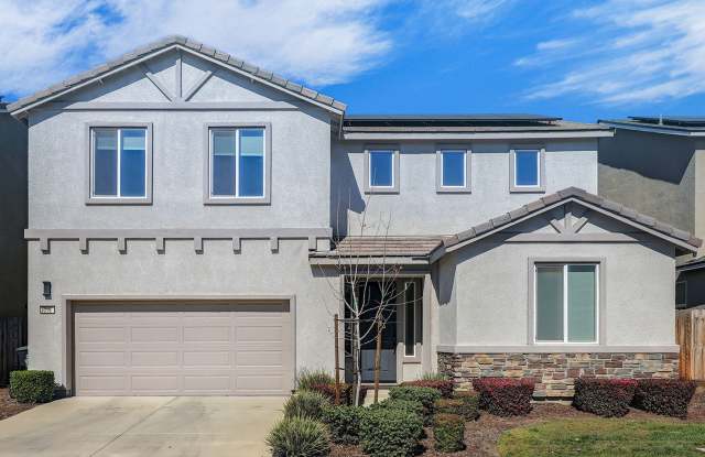 Beautiful 2 story Home for rent in Visalia, Ca photos photos