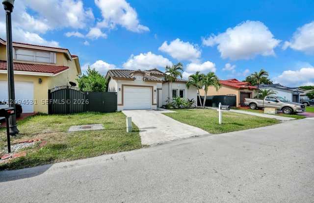 8574 SW 211th Ter Gallery 2