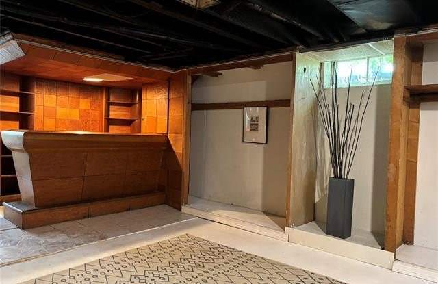 9919 Merriman Gallery 1
