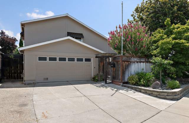 Spacious Single-Family Home in Great Location! photos photos Spacious Single-Family Home in Great Location! photos photos